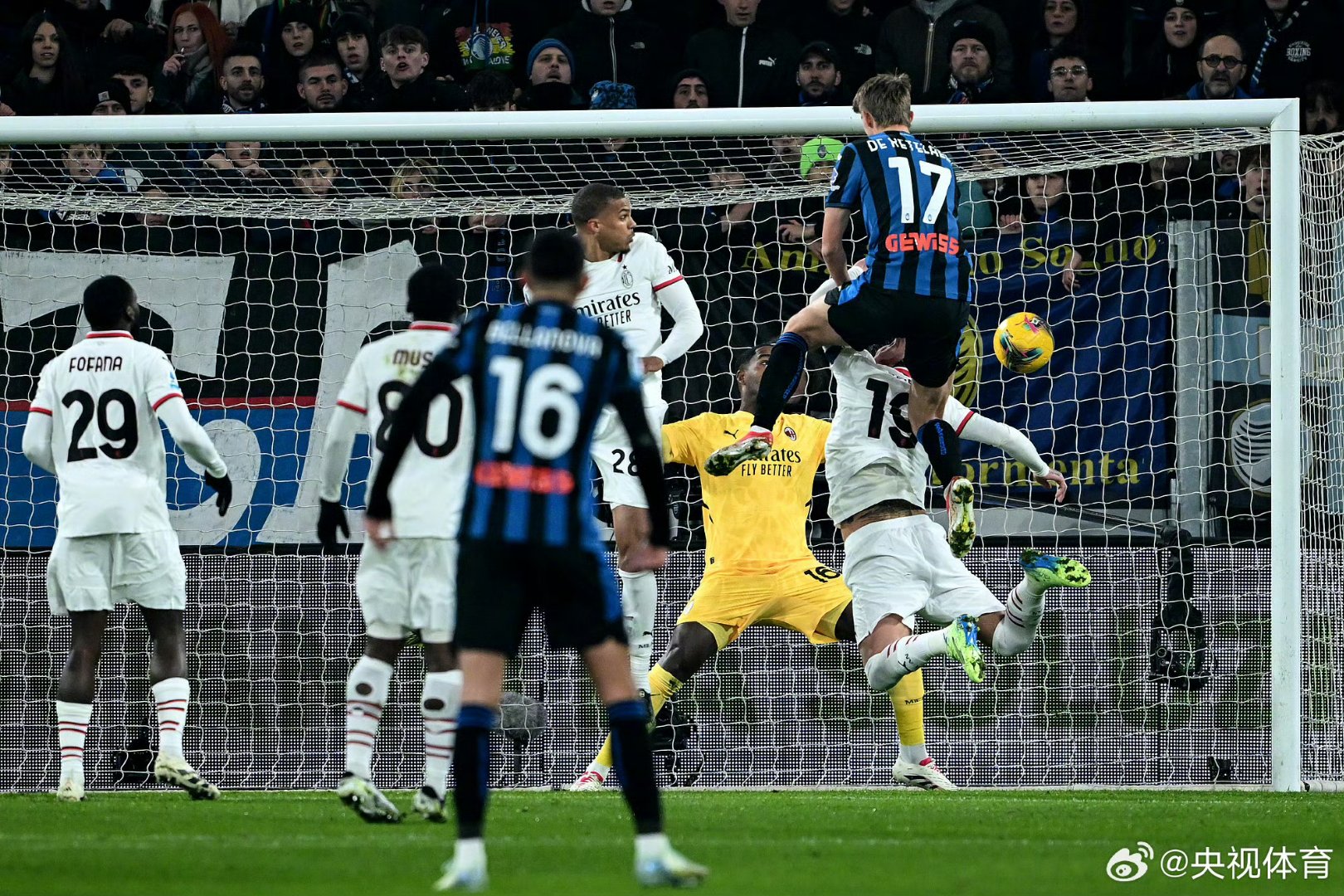 在进攻角球 在进攻角球