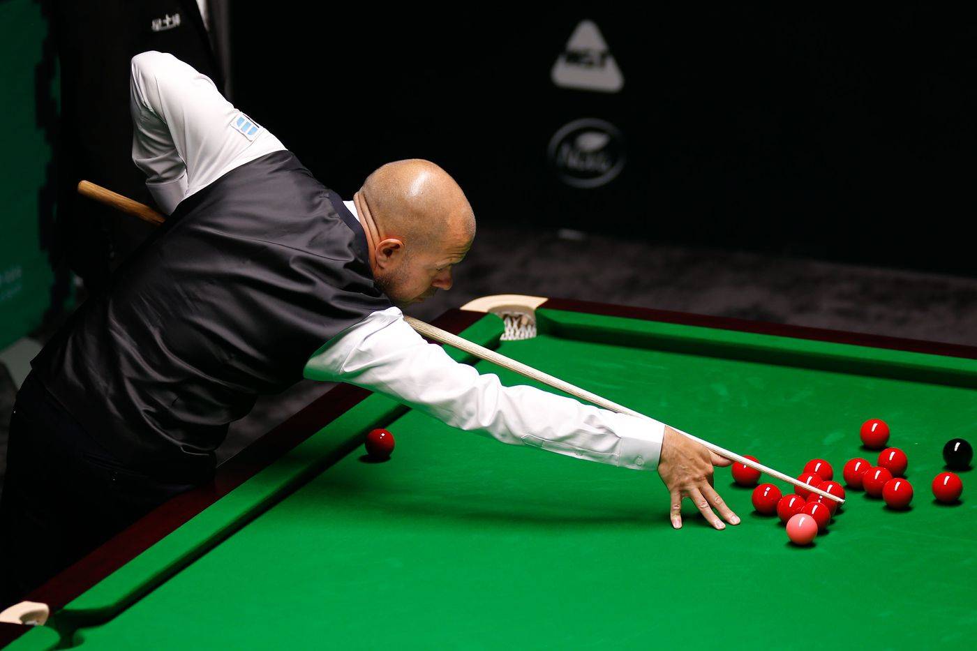 以压倒性优 以压倒性优