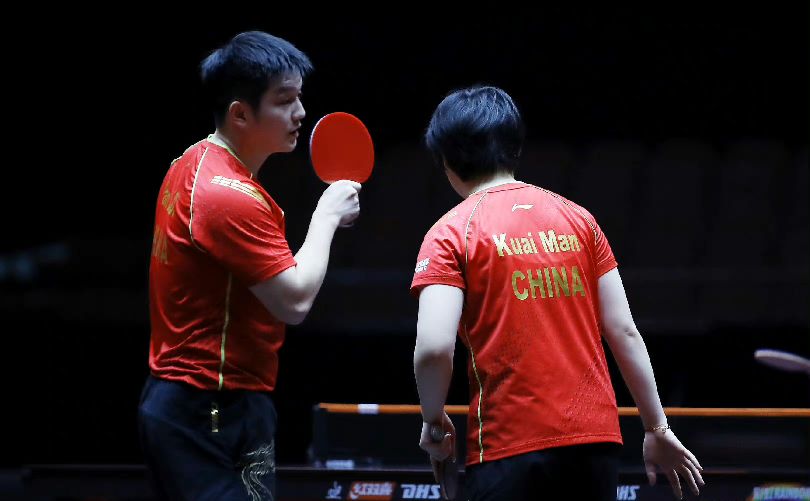 门将把球扑 门将把球扑